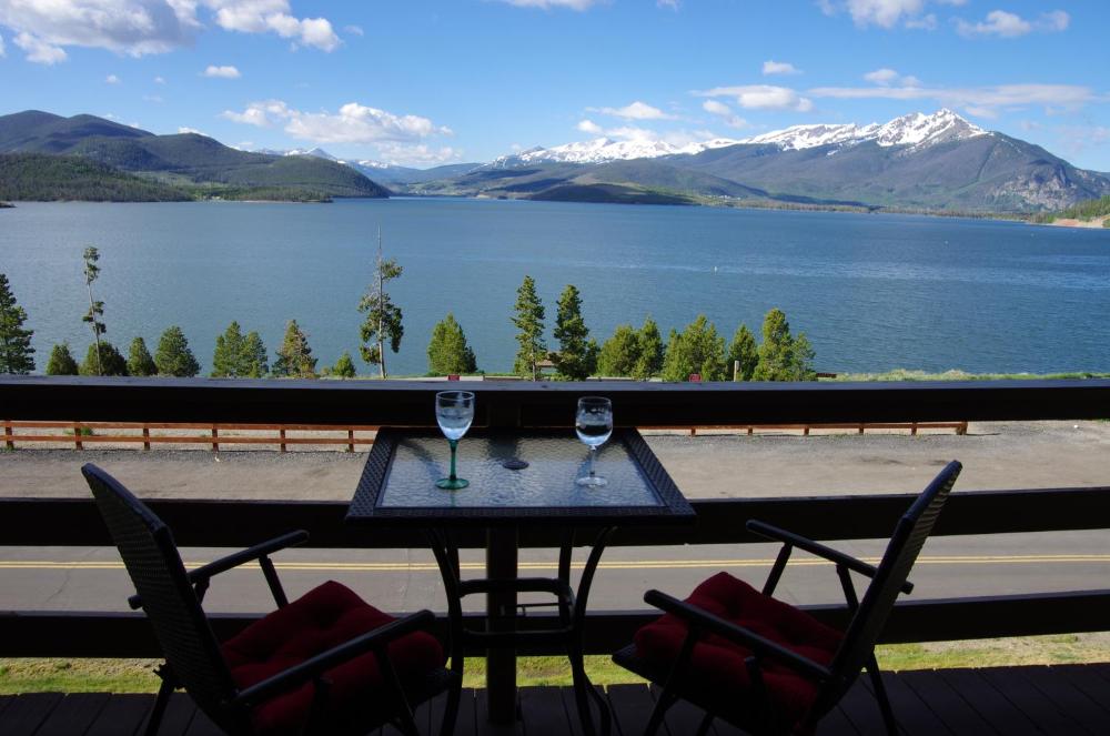 Mtn-View Condo with Hot Tub Access in Dillon!